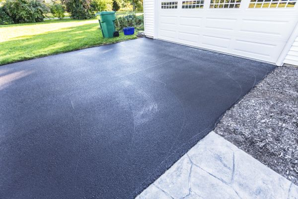 Cost of Blacktop Driveway Service in Thousand Oaks
